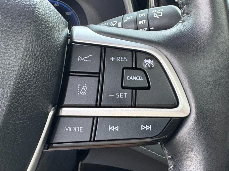 Toyota Highlander Vehicle Full-screen Gallery Image 20