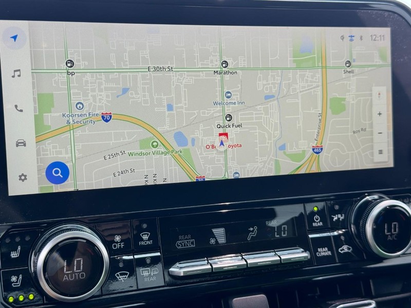 Toyota Highlander Vehicle Full-screen Gallery Image 22