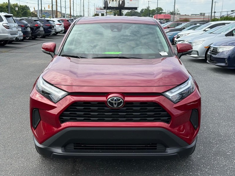 Toyota RAV4 Vehicle Full-screen Gallery Image 09