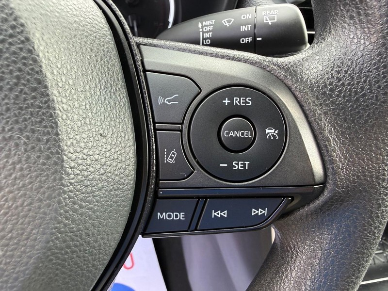 Toyota RAV4 Vehicle Full-screen Gallery Image 14