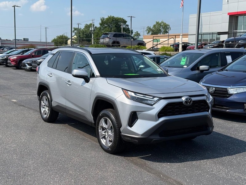 Toyota RAV4 Vehicle Full-screen Gallery Image 01