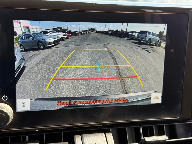 Toyota RAV4 Vehicle Full-screen Gallery Image 20
