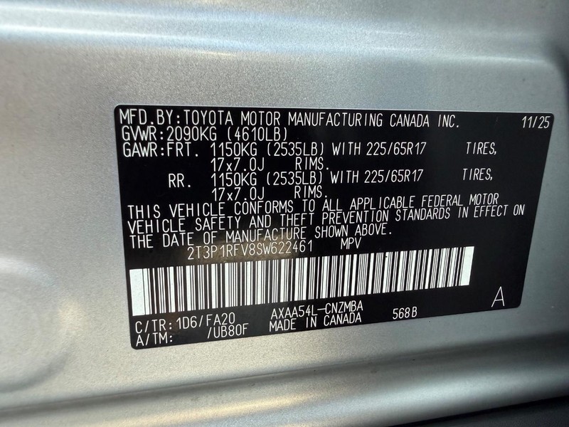 Toyota RAV4 Vehicle Full-screen Gallery Image 29