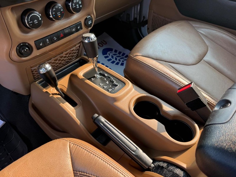 Jeep Wrangler Unlimited Vehicle Image 18
