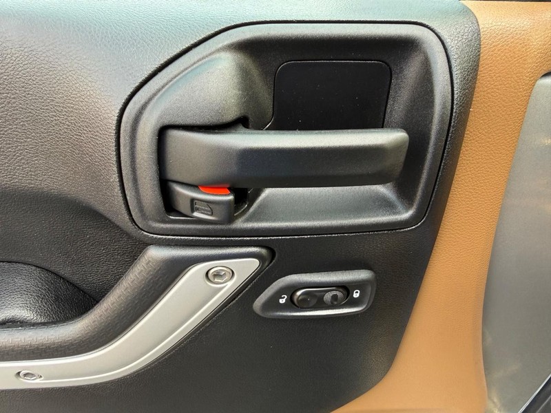 Jeep Wrangler Unlimited Vehicle Image 22