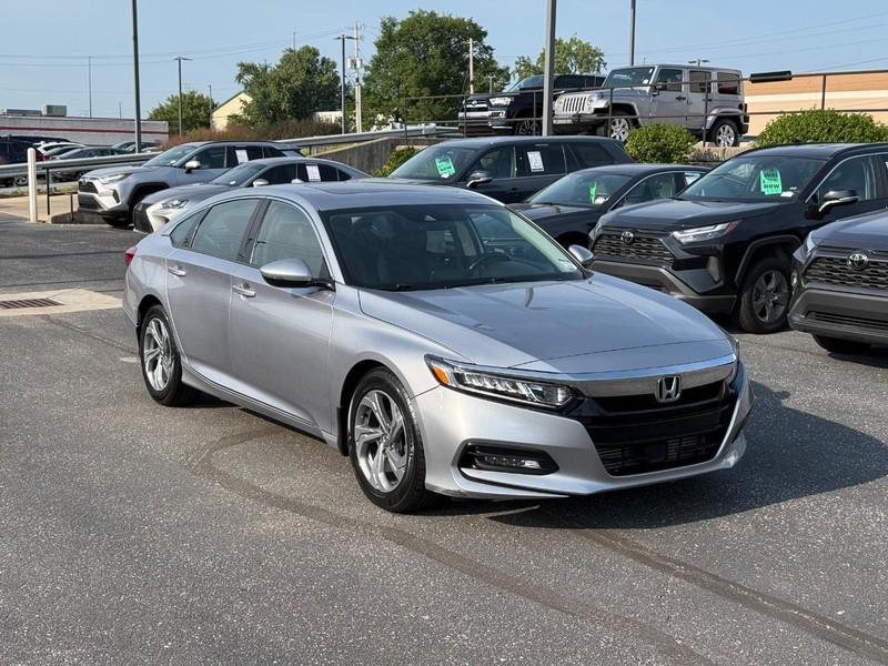Honda Accord Sedan Vehicle Full-screen Gallery Image 01