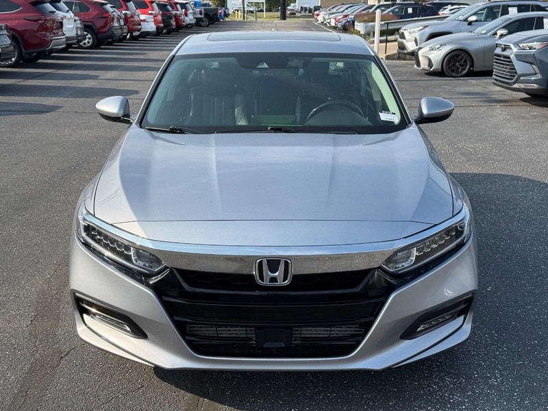 Honda Accord Sedan Vehicle Full-screen Gallery Image 09