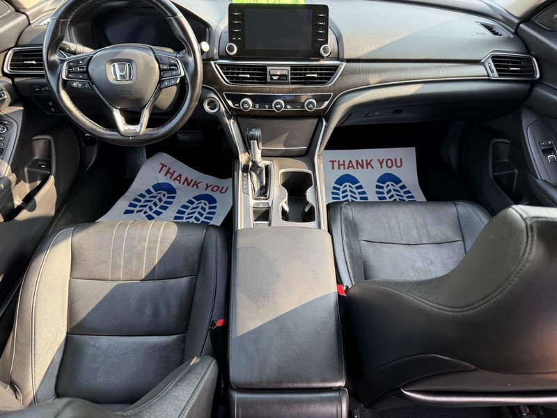Honda Accord Sedan Vehicle Full-screen Gallery Image 12
