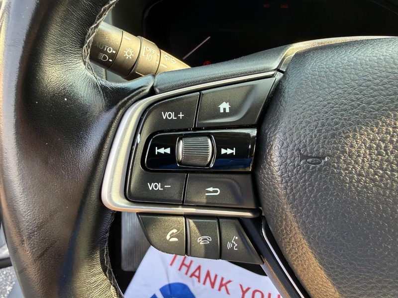 Honda Accord Sedan Vehicle Full-screen Gallery Image 14