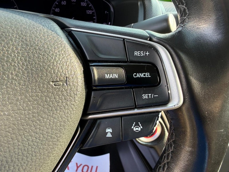 Honda Accord Sedan Vehicle Full-screen Gallery Image 15
