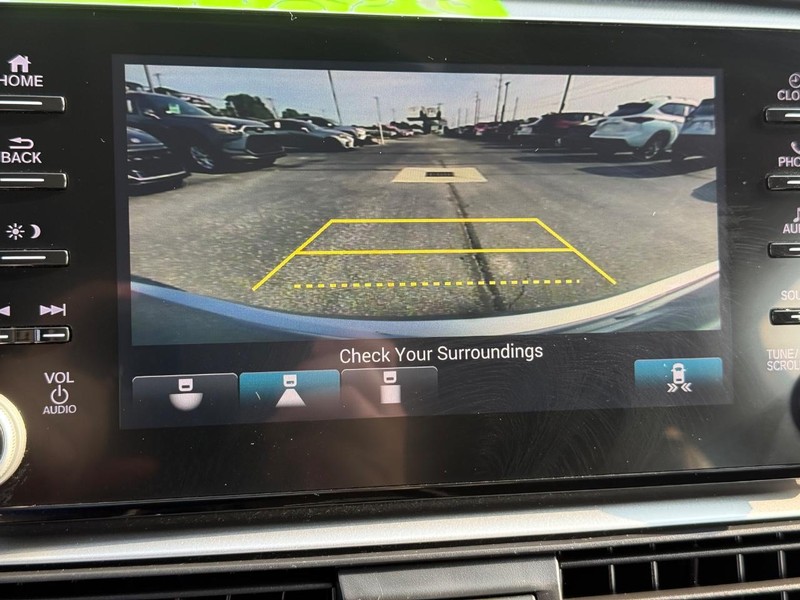 Honda Accord Sedan Vehicle Full-screen Gallery Image 19