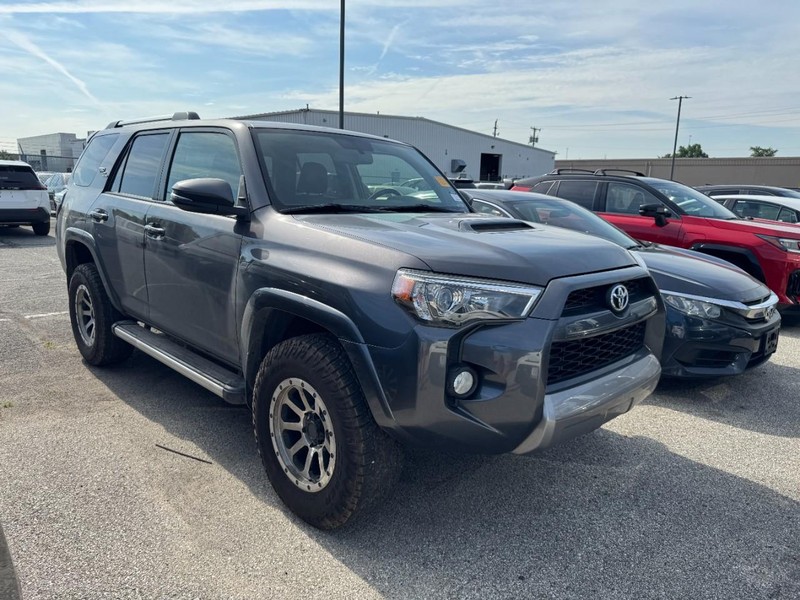 Toyota 4Runner Vehicle Image 02