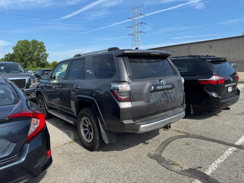 Toyota 4Runner Vehicle Image 04