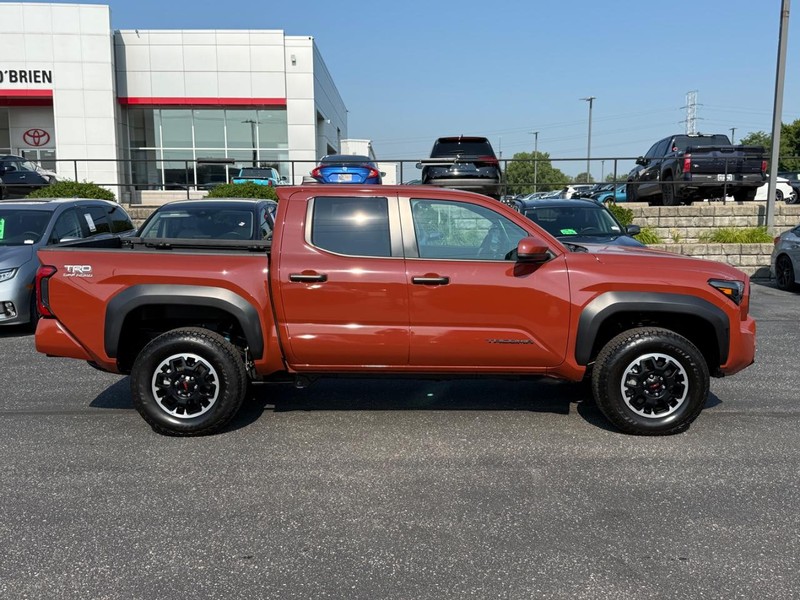 Toyota Tacoma 4WD Vehicle Image 02