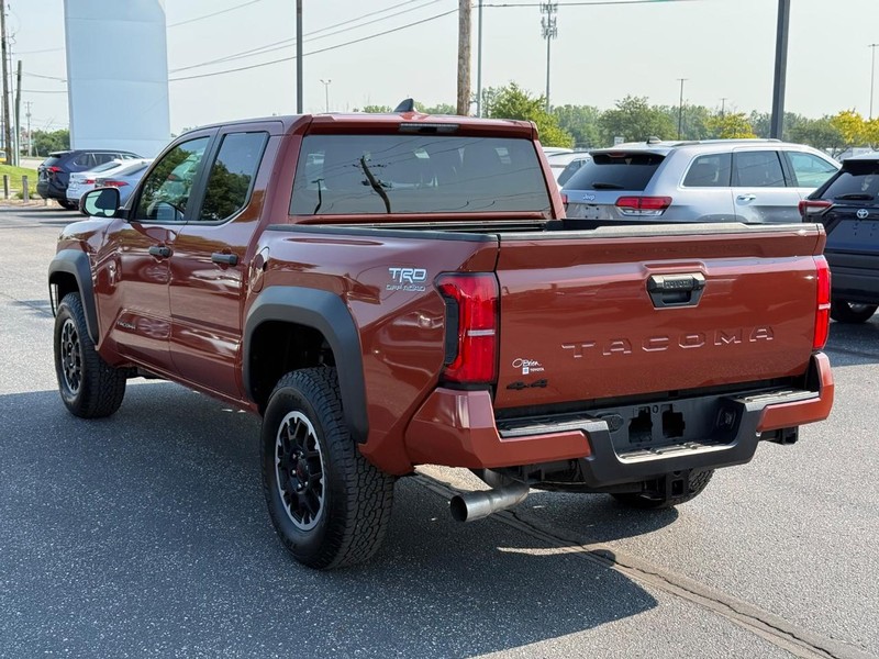 Toyota Tacoma 4WD Vehicle Image 05