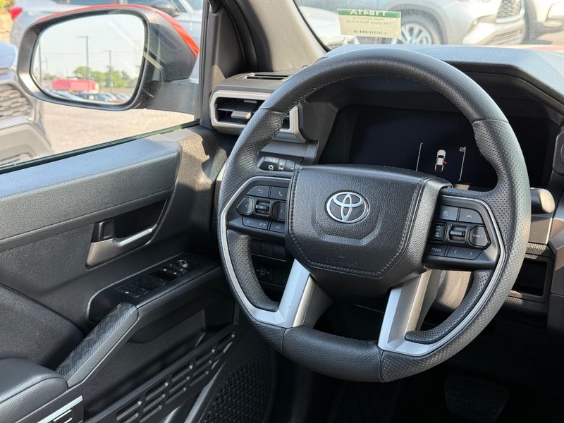 Toyota Tacoma 4WD Vehicle Image 12