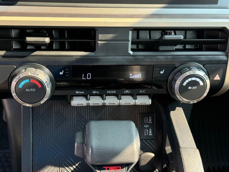 Toyota Tacoma 4WD Vehicle Image 19
