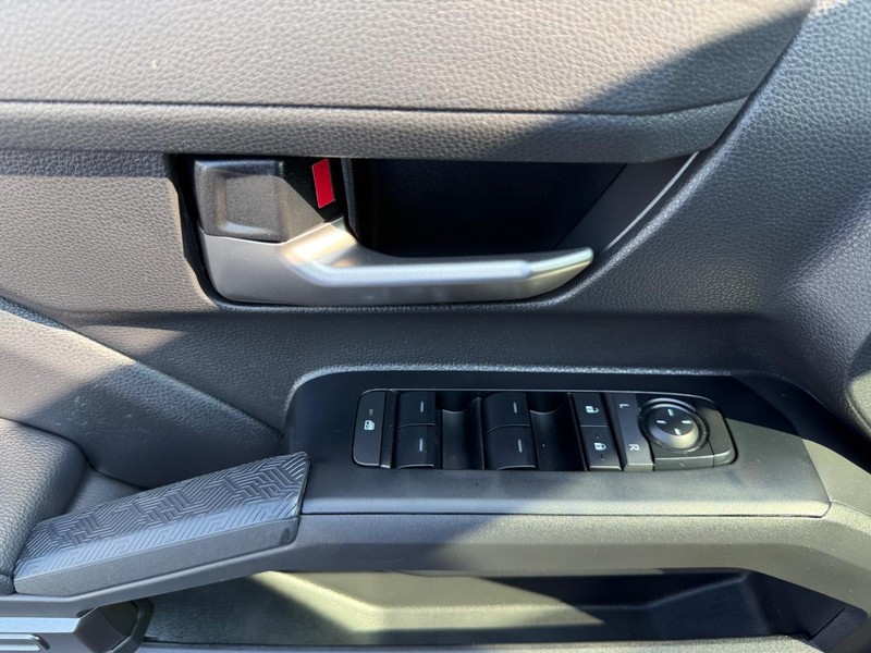 Toyota Tacoma 4WD Vehicle Image 24