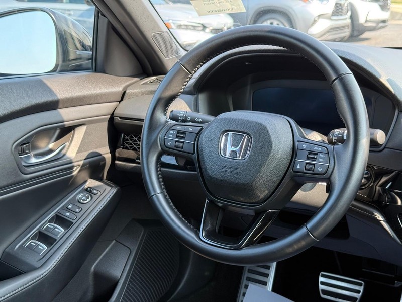 Honda Accord Hybrid Vehicle Full-screen Gallery Image 13