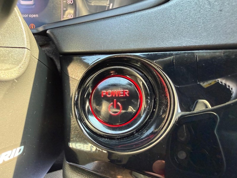 Honda Accord Hybrid Vehicle Full-screen Gallery Image 16
