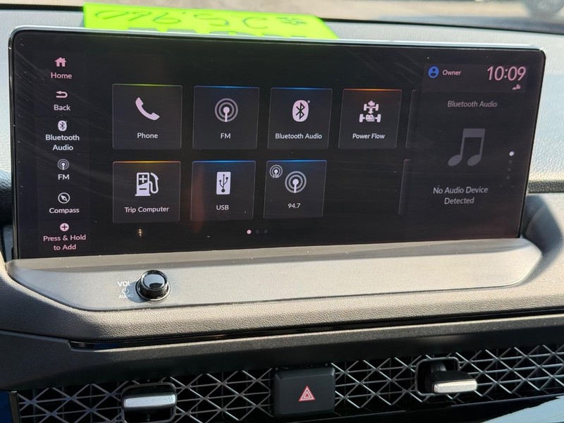 Honda Accord Hybrid Vehicle Full-screen Gallery Image 17