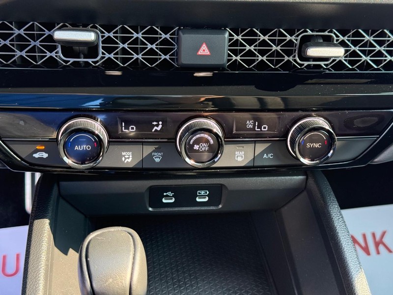 Honda Accord Hybrid Vehicle Full-screen Gallery Image 19