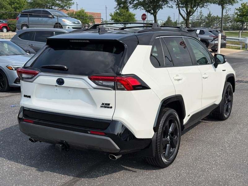 Toyota RAV4 Vehicle Image 03