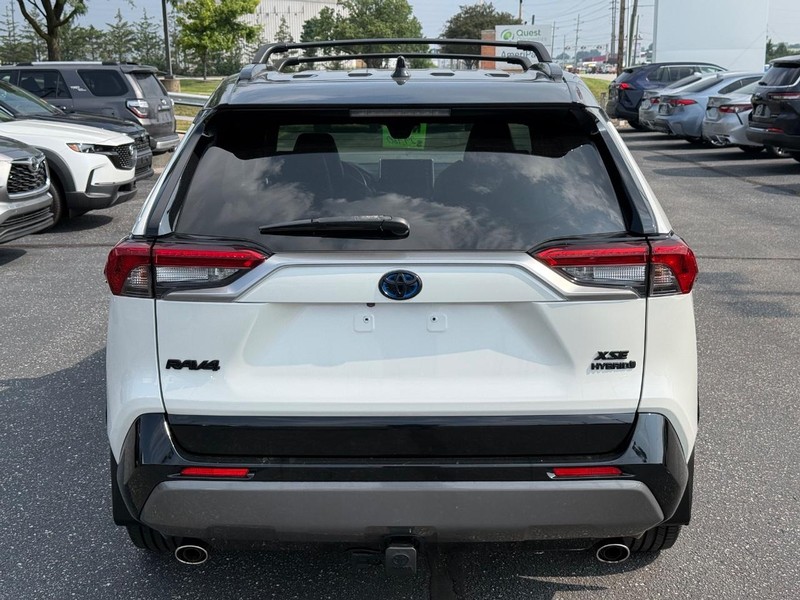 Toyota RAV4 Vehicle Image 04