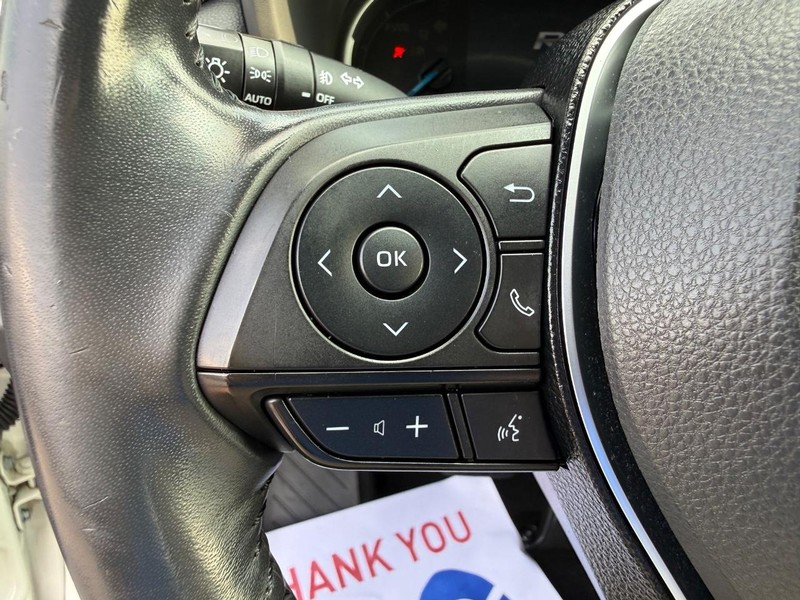 Toyota RAV4 Vehicle Image 15