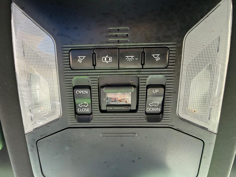 Toyota RAV4 Vehicle Image 24