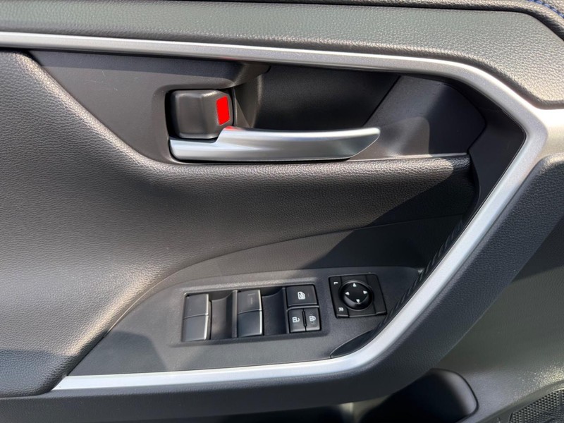 Toyota RAV4 Vehicle Image 27