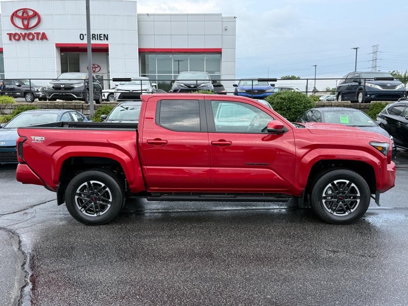 Toyota Tacoma 4WD Vehicle Image 02