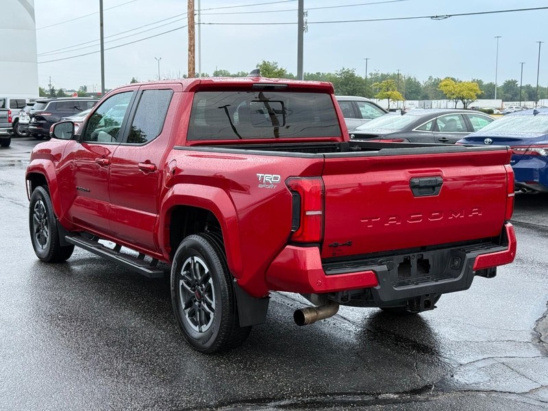 Toyota Tacoma 4WD Vehicle Image 05
