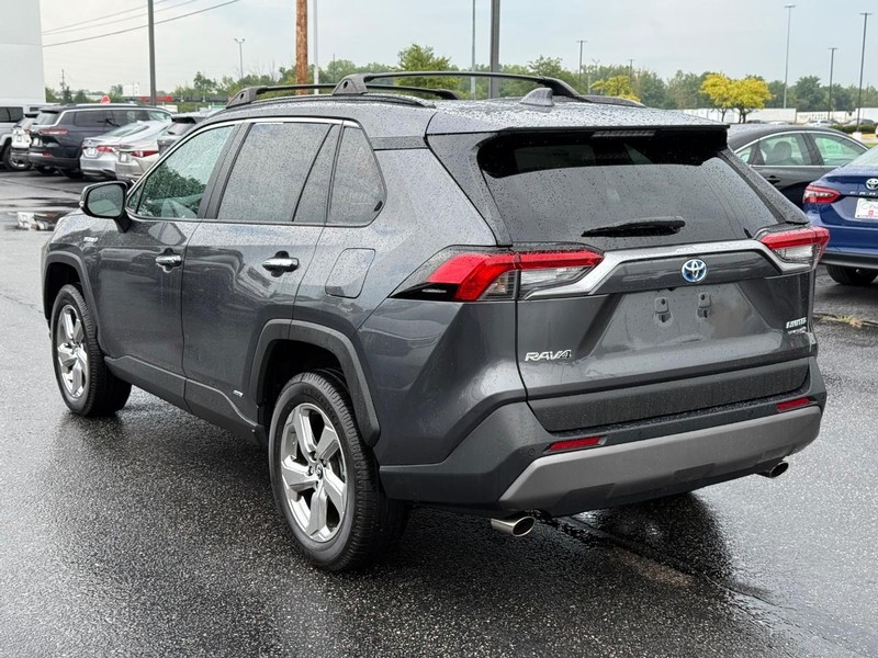 Toyota RAV4 Vehicle Image 05