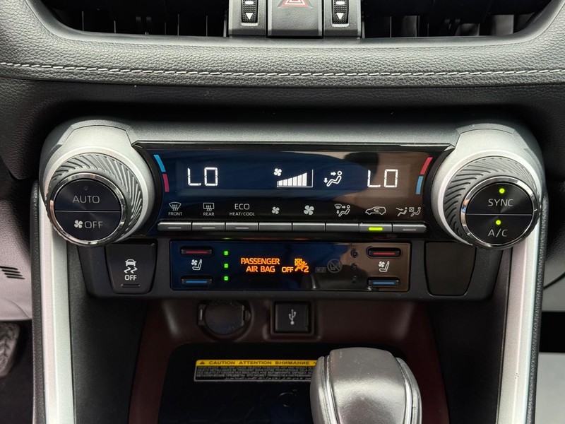 Toyota RAV4 Vehicle Image 21