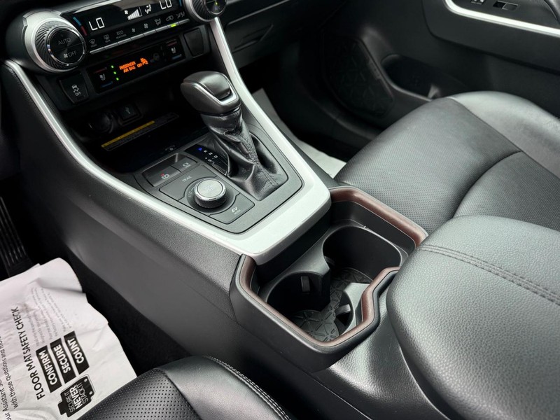 Toyota RAV4 Vehicle Image 22