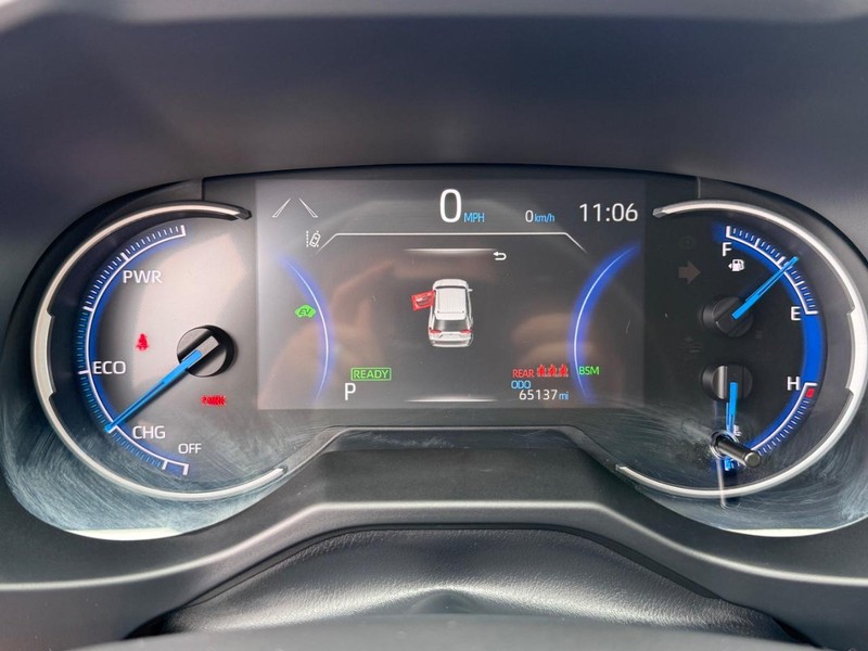Toyota RAV4 Vehicle Image 25