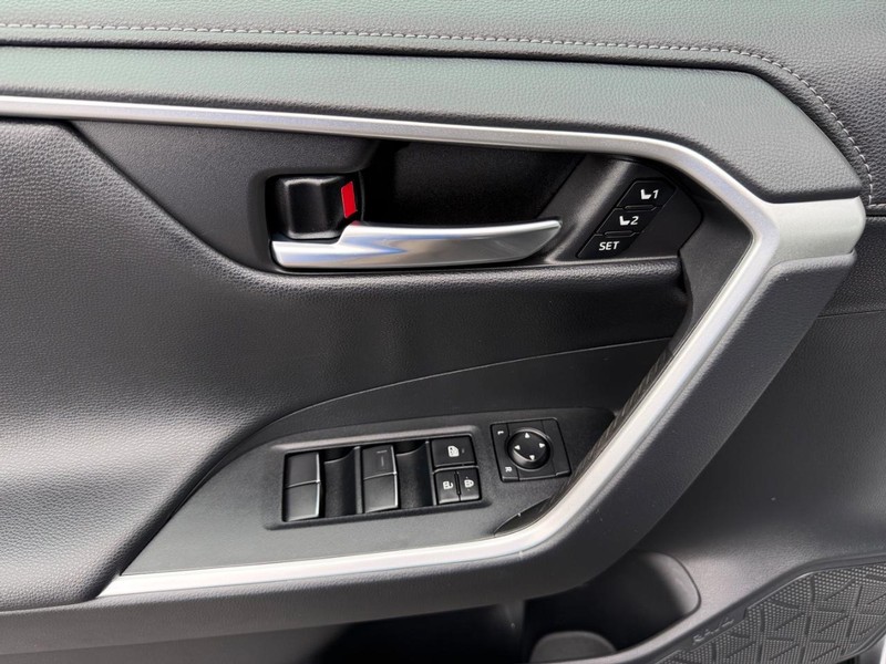 Toyota RAV4 Vehicle Image 27