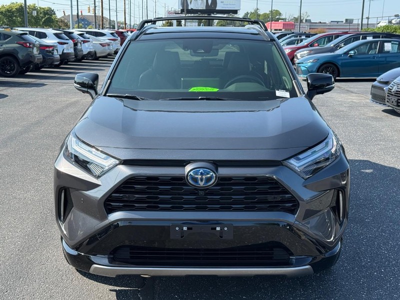 Toyota RAV4 Vehicle Image 10