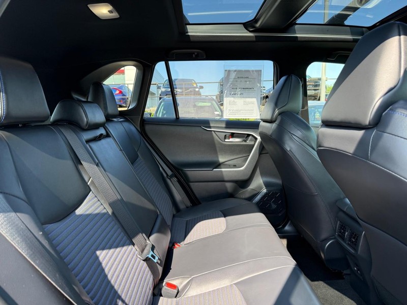 Toyota RAV4 Vehicle Image 11