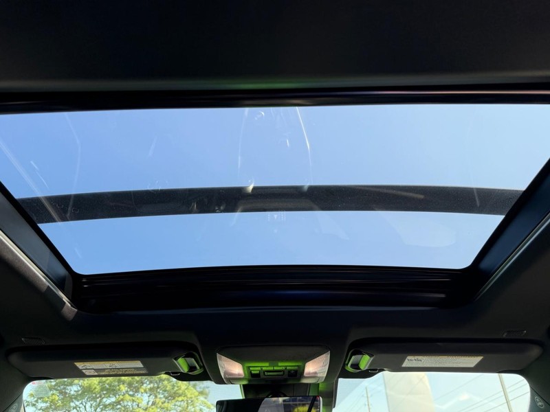 Toyota RAV4 Vehicle Image 12