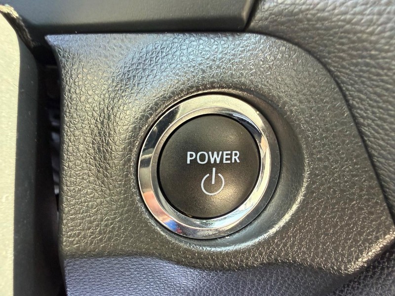 Toyota RAV4 Vehicle Image 17