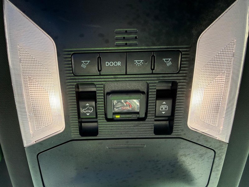 Toyota RAV4 Vehicle Image 24