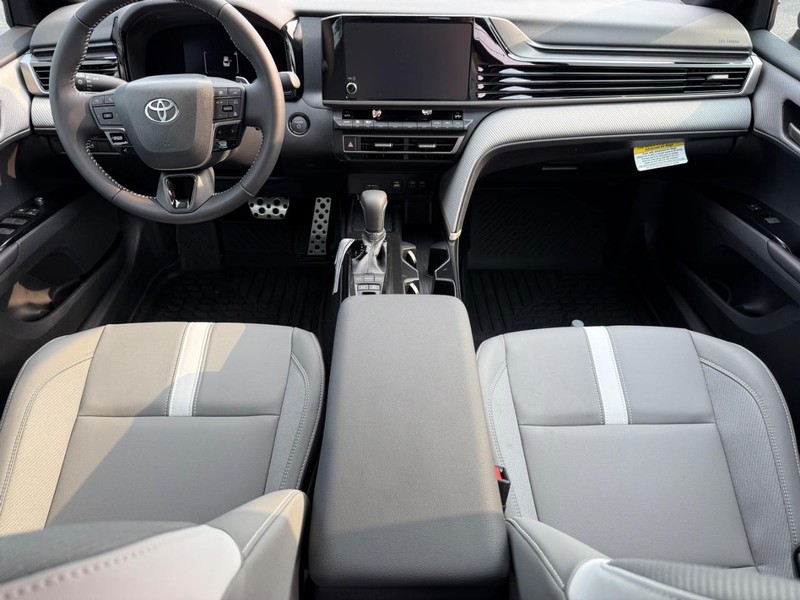 Toyota Camry Vehicle Image 11