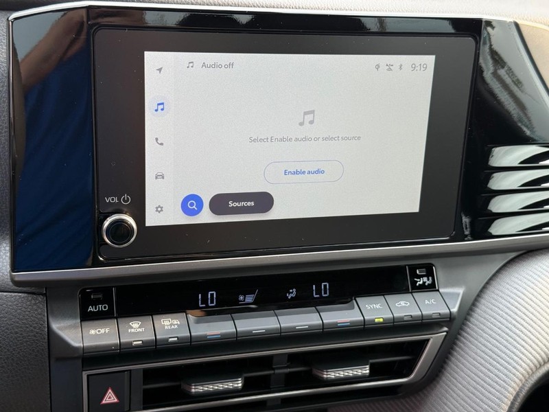 Toyota Camry Vehicle Image 16