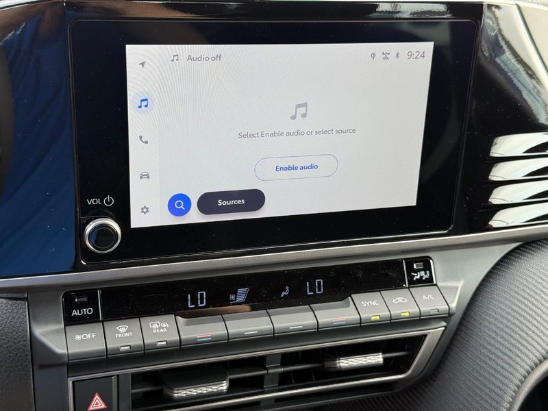 Toyota Camry Vehicle Image 16