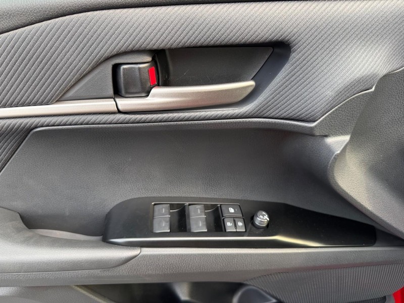 Toyota Camry Vehicle Image 22