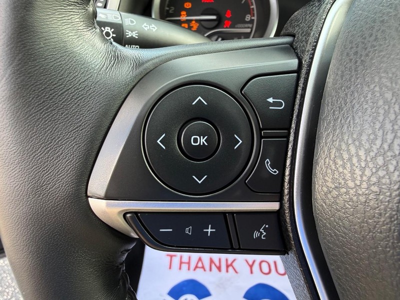 Toyota Camry Vehicle Full-screen Gallery Image 13