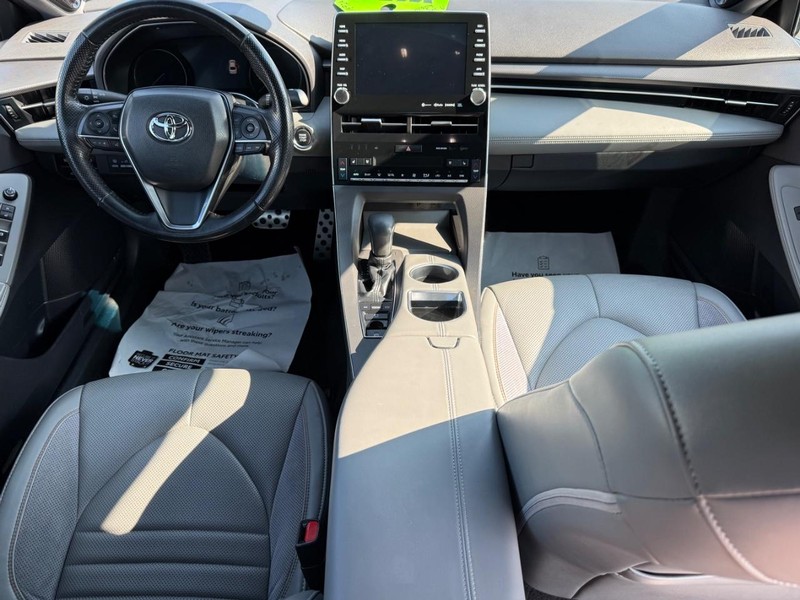 Toyota Avalon Vehicle Image 12