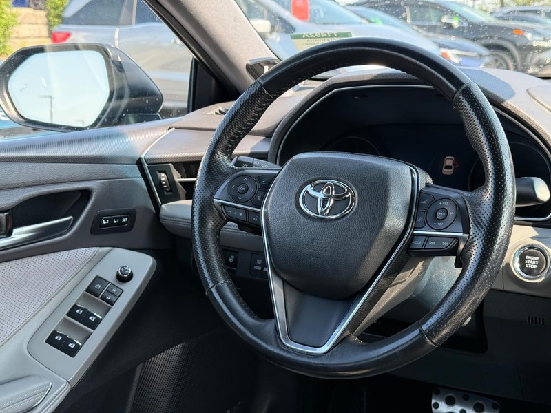 Toyota Avalon Vehicle Image 13